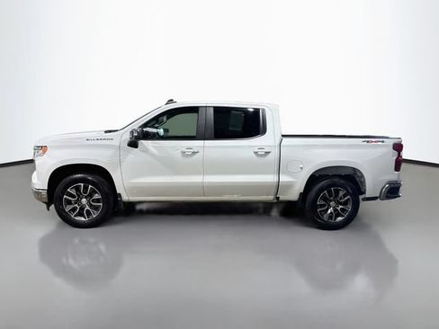 Used 2022 Chevrolet Silverado 1500 LT AWD/4WD image 9
