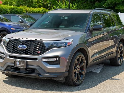 Used 2024 Ford Explorer ST w/ Equipment Group 401A AWD/4WD image 3
