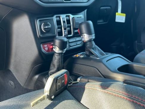 New 2025 Jeep Wrangler Unlimited Rubicon image 28