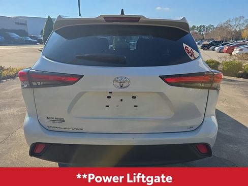 Used 2023 Toyota Highlander LE image 6