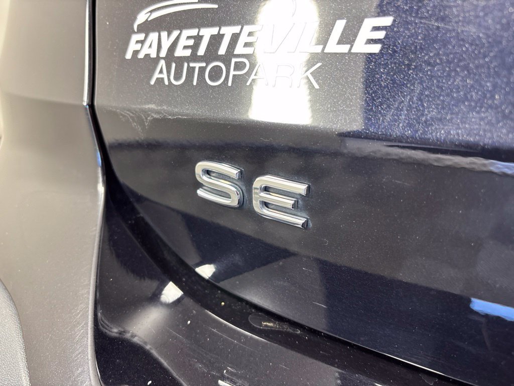 Used 2025 Volkswagen Taos SE FWD image 5