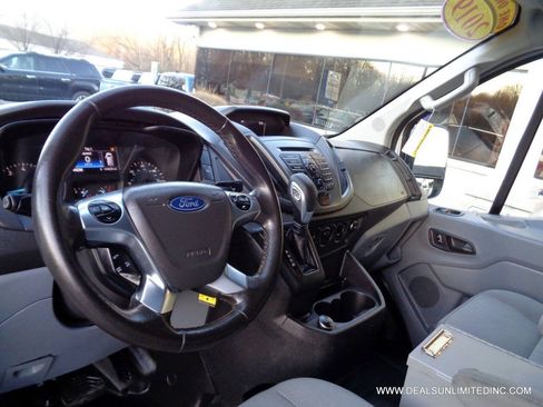 Used 2019 Ford Transit 250 130 Low Roof RWD image 9