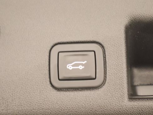 Used 2024 Chevrolet Equinox RS w/ RS Leather Package FWD image 19