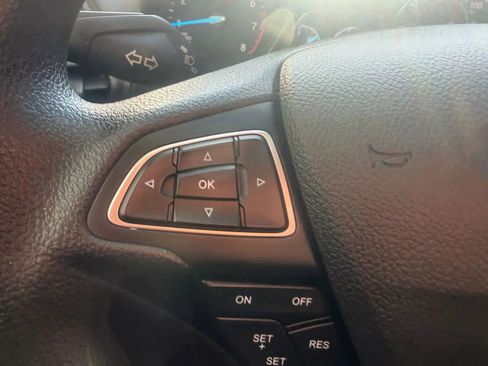 Used 2019 Ford Escape SE image 14