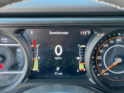 New 2025 Jeep Wrangler Unlimited Rubicon w/ Technology Group image 11