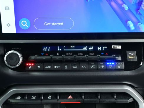 Used 2025 Toyota Sequoia Platinum image 23