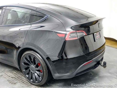 Used 2022 Tesla Model Y Performance AWD/4WD image 9