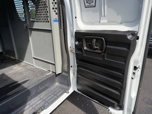 Used 2013 Chevrolet Express 2500 RWD image 35