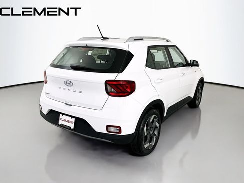 Certified 2026 Hyundai Venue SEL FWD image 7