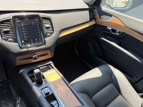 Certified 2025 Volvo XC90 B6 Plus AWD/4WD image 26