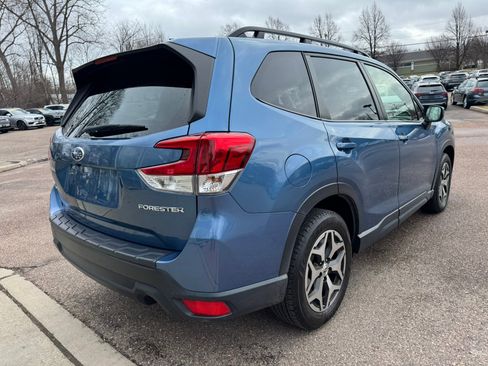 Used 2023 Subaru Forester Premium AWD/4WD image 7