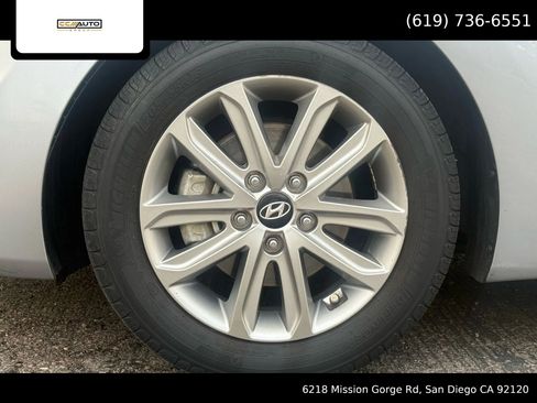 Used 2015 Hyundai Elantra SE w/ Option Group 02 image 15