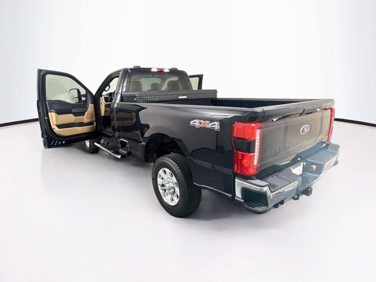 Used 2023 Ford F350 XLT w/ 360-Degree Camera Package AWD/4WD image 32