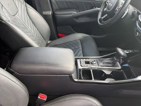 Used 2024 Kia Sorento SX Prestige image 9