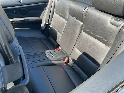 Used 2009 BMW 335i Convertible image 31
