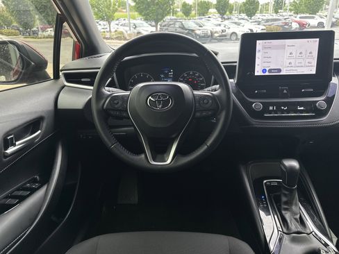 Used 2025 Toyota Corolla SE image 16