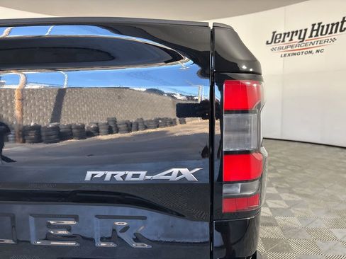 Used 2022 Nissan Frontier PRO-4X AWD/4WD image 32