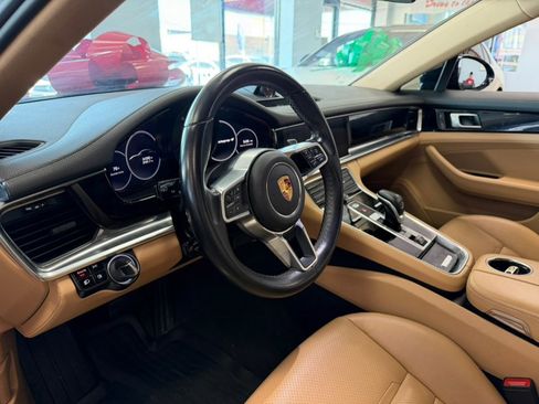 Used 2018 Porsche Panamera 4 AWD/4WD image 26