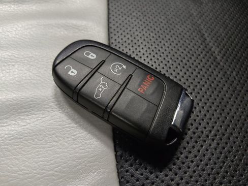 Used 2018 Jeep Compass Limited w/ Navigation Group image 32