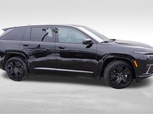 Used 2024 Jeep Wagoneer Launch Edition image 3