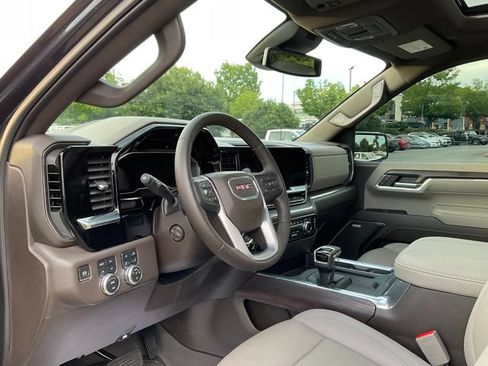 Used 2024 GMC Sierra 1500 SLT w/ SLT Premium Plus Package AWD/4WD image 16