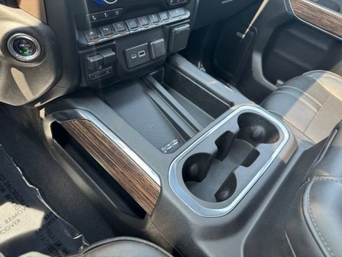 Used 2019 Chevrolet Silverado 1500 High Country w/ High Country Premium Package AWD/4WD image 21