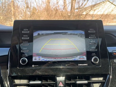 Used 2021 Toyota Camry SE w/ Cold Weather Package image 17