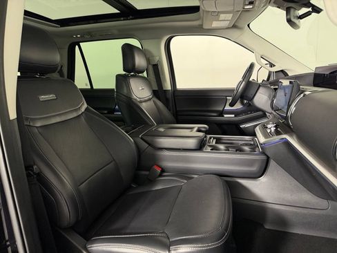 Used 2025 Ford Expedition Platinum AWD/4WD image 35