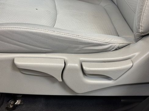 Used 2011 Kia Sorento LX image 11