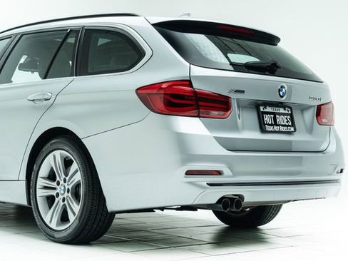 Used 2018 BMW 330i xDrive Wagon AWD/4WD image 20