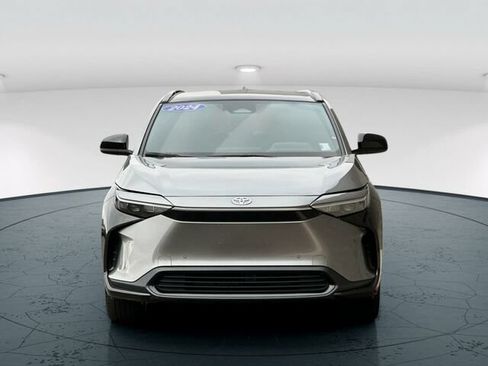 Used 2024 Toyota bZ4X FWD image 9