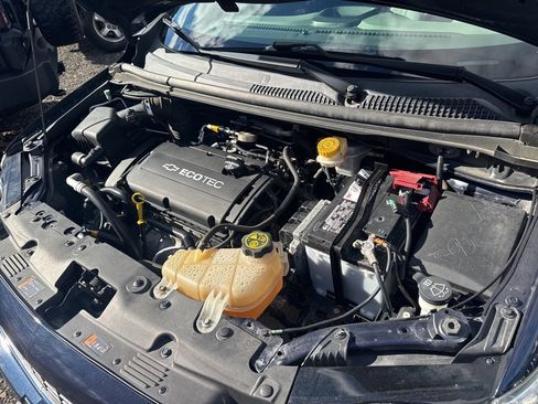 Used 2015 Chevrolet Sonic LT image 37