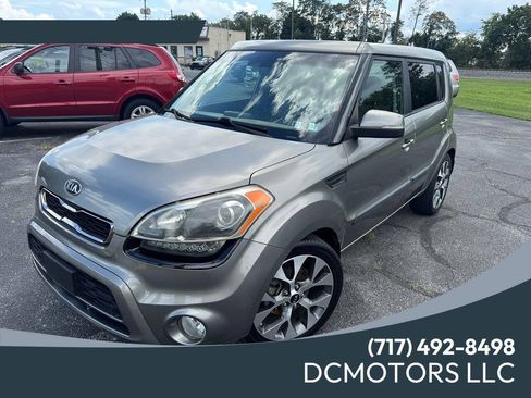 Used 2013 Kia Soul ! FWD image 1