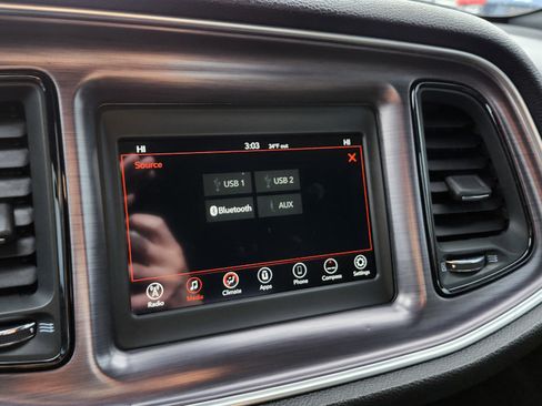 Used 2018 Dodge Challenger SXT image 4