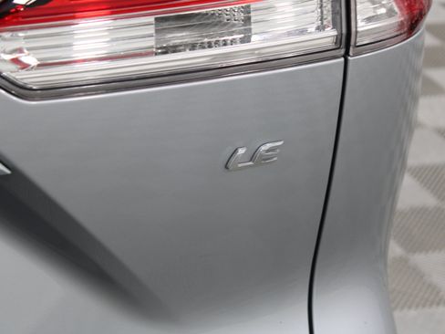 Used 2024 Toyota Corolla Cross LE FWD image 31