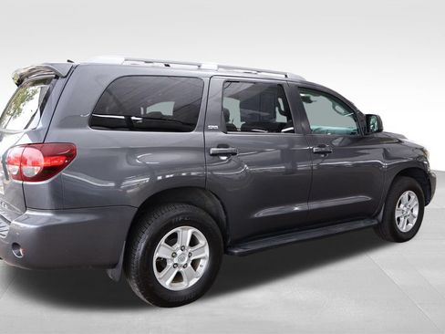 Used 2019 Toyota Sequoia SR5 AWD/4WD image 15