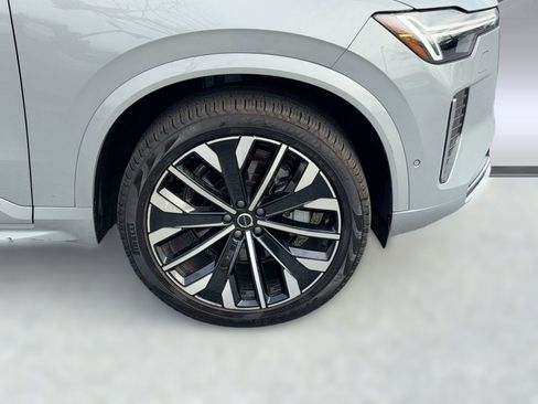 Certified 2025 Volvo XC90 B5 Plus image 11