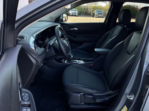 Used 2025 Buick Encore GX Preferred image 10