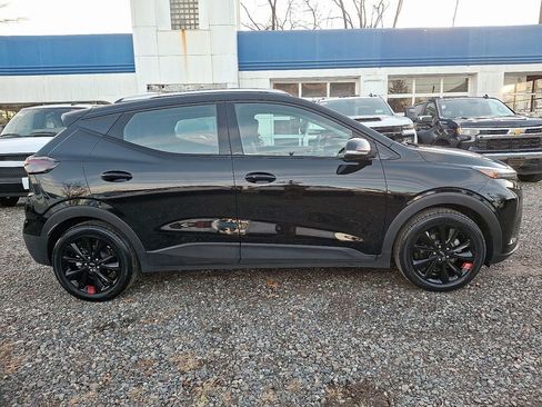 Certified 2023 Chevrolet Bolt EUV LT w/ Comfort Package image 9