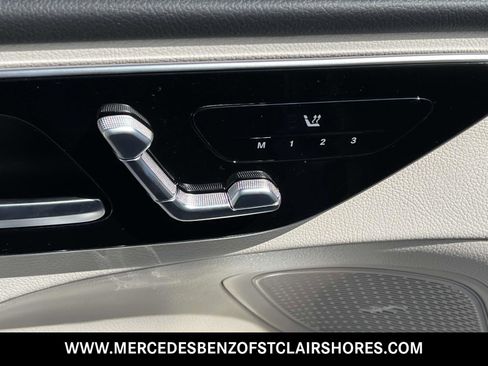 Used 2025 Mercedes-Benz C 300 4MATIC Sedan image 22