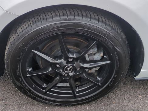 Used 2020 MAZDA MX-5 Miata Sport image 10