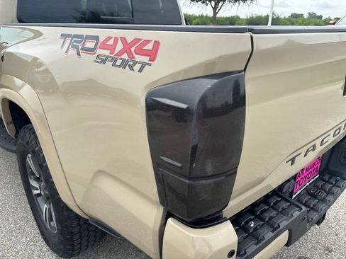 Used 2019 Toyota Tacoma TRD Sport w/ Technology Package AWD/4WD image 30