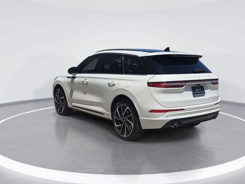 Used 2023 Lincoln Corsair Grand Touring AWD/4WD image 6