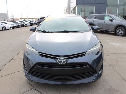 Used 2019 Toyota Corolla LE image 2
