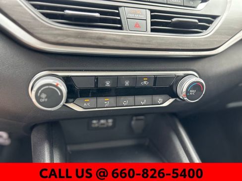 Used 2025 Nissan Altima 2.5 SV FWD image 18