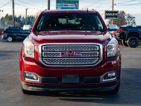 Used 2017 GMC Yukon SLT image 3