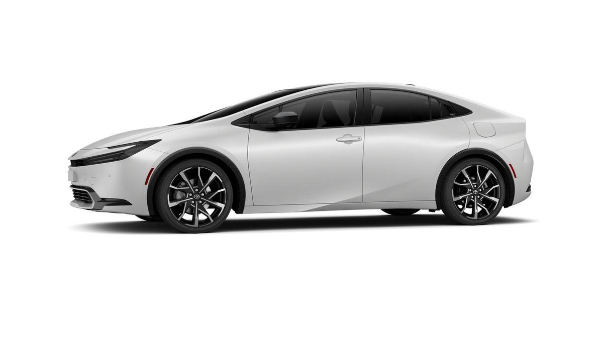 New 2027 Toyota Prius Plug-In Hybrid FWD image 3