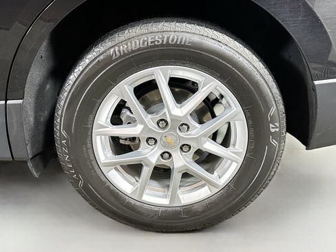 Used 2022 Chevrolet Equinox LT w/ Driver Convenience Package image 28