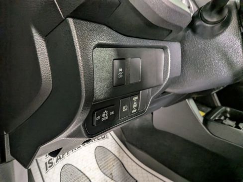 Used 2021 Toyota Tacoma TRD Off-Road image 18