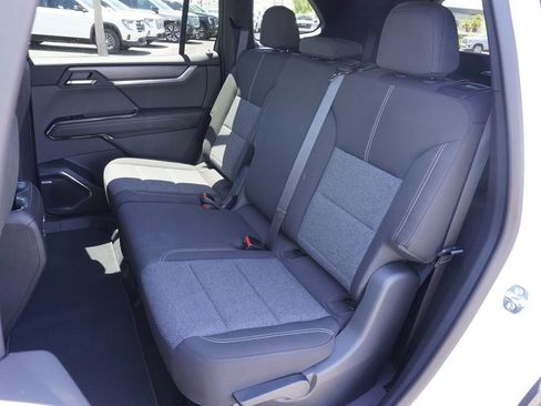 New 2025 GMC Acadia Elevation image 9